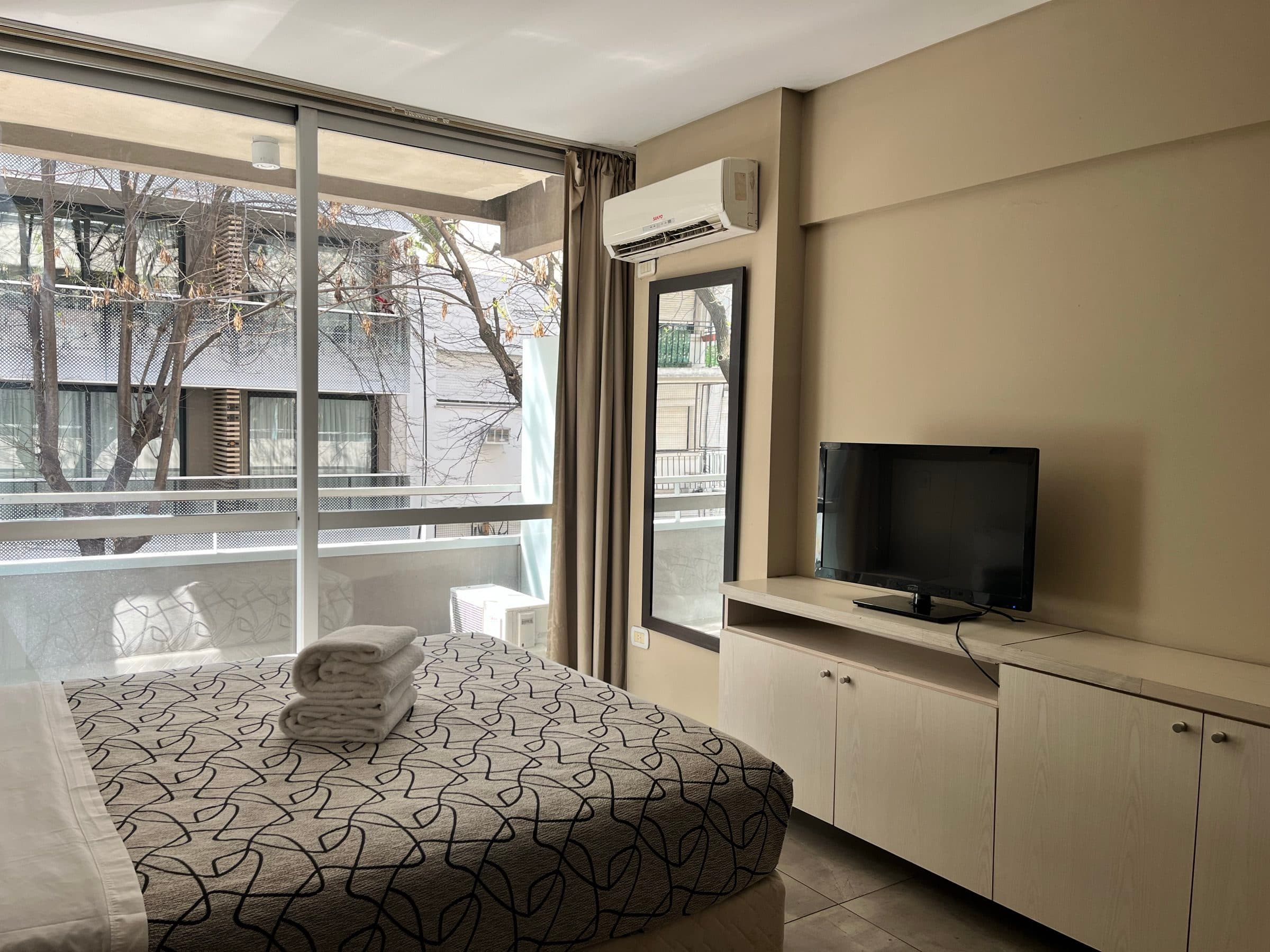 Dormitorio con Smart TV